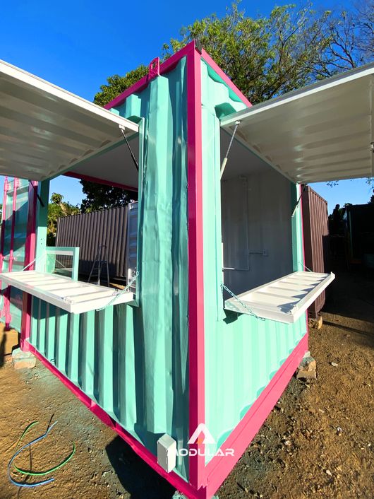 Quiosque em Container Colorido com Balcão - Modular Construção | Container Marítimo Gravataí RS